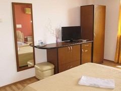 971008_540664749316208_691035473_n